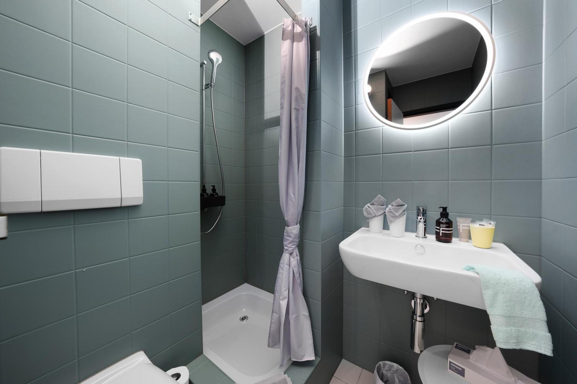 Single Room,1622776830:JPEG